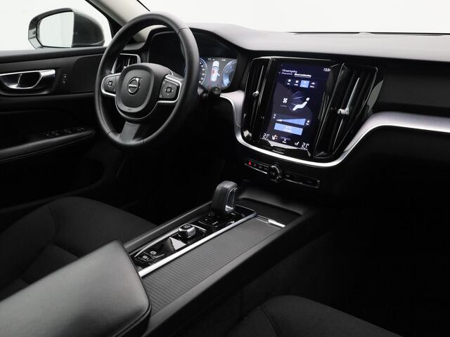 Volvo V60 2.0 B3 Momentum | CAMERA | KEYLESS | STOEL- EN STUURVERW. | TREKHAAK