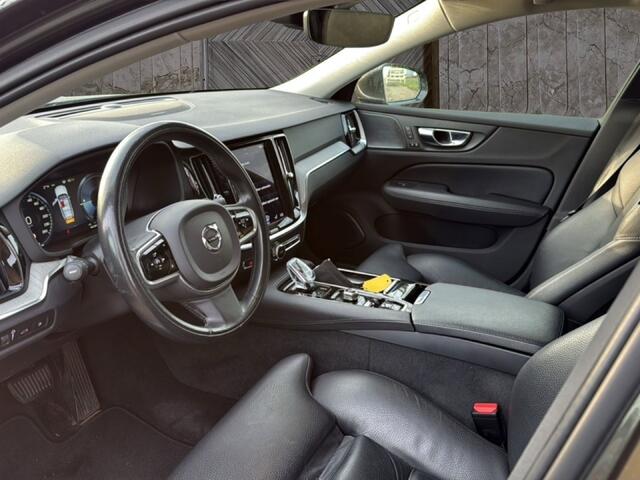 Volvo V60 2.0 T6 Recharge AWD R-Design