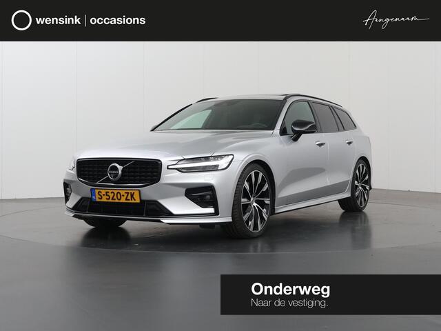 Volvo V60 2.0 B5 R-Design | Panoramadak | Harman/Kardon | Ele.verstelbare stoelen + geheugen | Navigatie | Trekhaak | HUD | Camera | Stoel/Stuurverwarming | Apple CarPlay/Android Auto | Adaptieve Cruise Control | Ele. kofferdeksel |