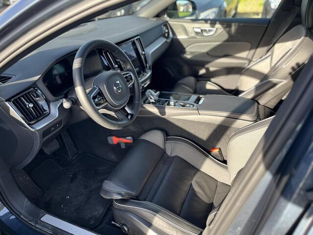 Volvo V60 T6 Plug-in hybrid AWD Plus Dark