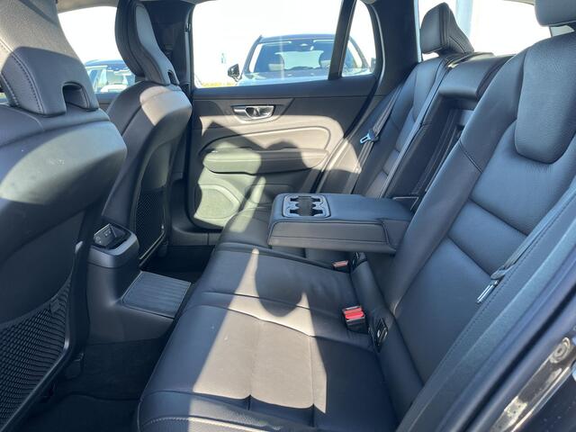 Volvo V60 2.0 T6 Plug-in hybrid AWD Essential Bright