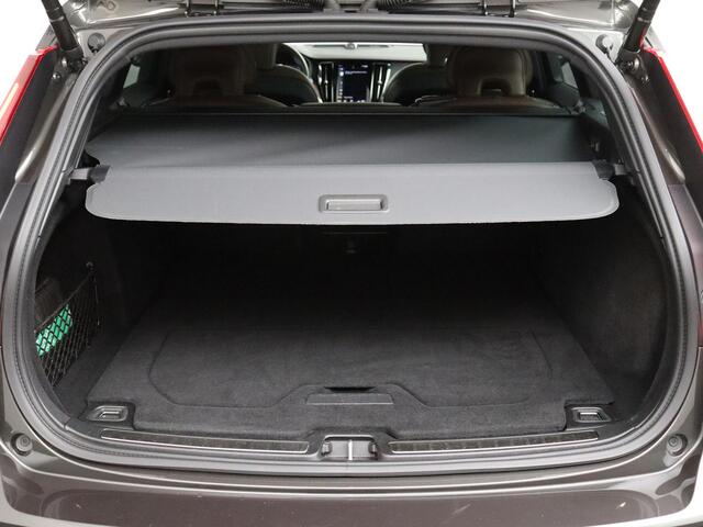Volvo V60 2.0 T8 Recharge AWD Inscription | VOL! | Bowers & Wilkins | Trekhaak | Pano!