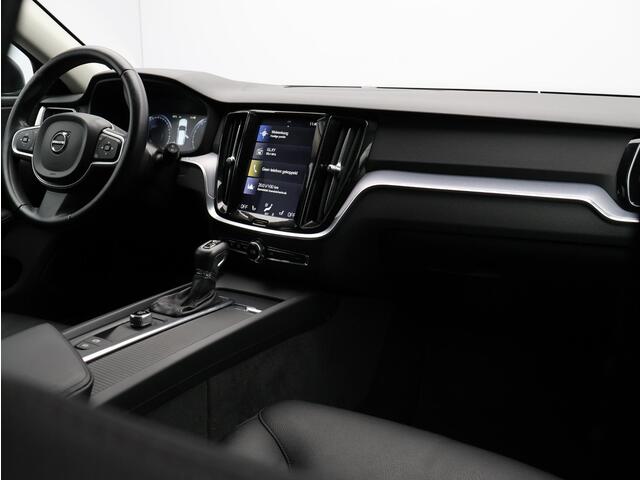 Volvo V60 2.0 T5 Momentum / Leder / Stoelverwarming / On Call