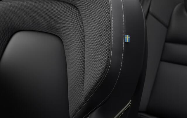 Volvo V60 2.0 T8 Plug-in hybrid AWD Plus Perform. Ed. Dark | Schuif-/Kanteldak | Harman Kardon Audio | Adaptive Cruise Control | Achteruitrijcamera | Keyless Entry | Elek. Verst. Voorstoelen