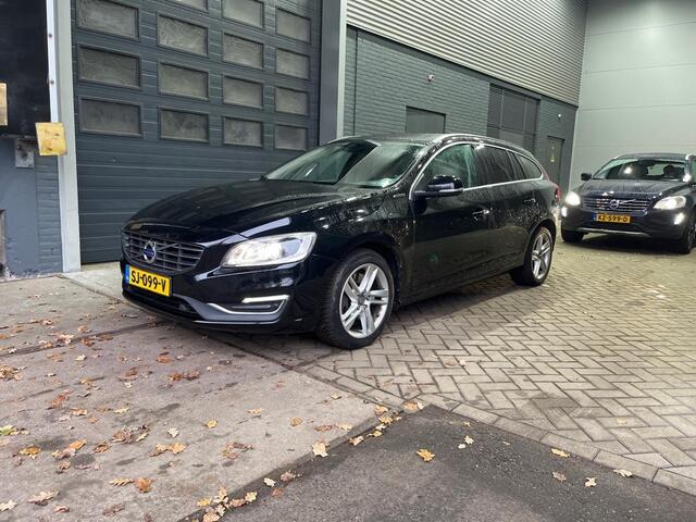 Volvo V60 2.4 D5 Summum | Schuif/kanteldak | Leder | Stoelverwarming | Getint Glas