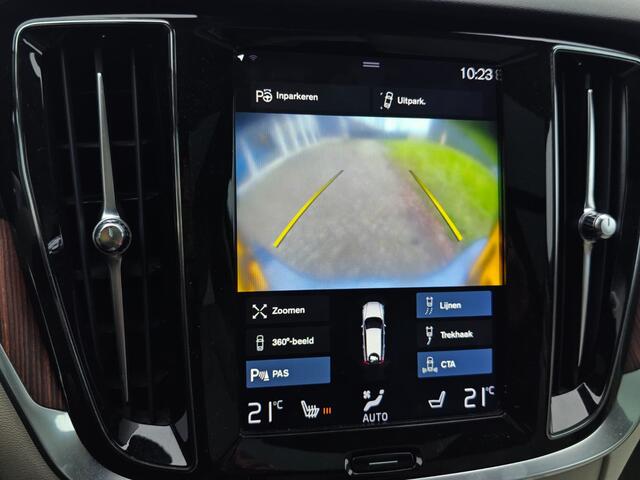 Volvo V60 T8 Twin Engine AWD Inscription | Rijklaarprijs | Trekhaak | B&W | Pano Dak |