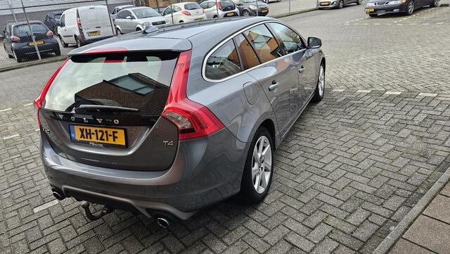 Volvo V60 2.0 T4 Business Sport