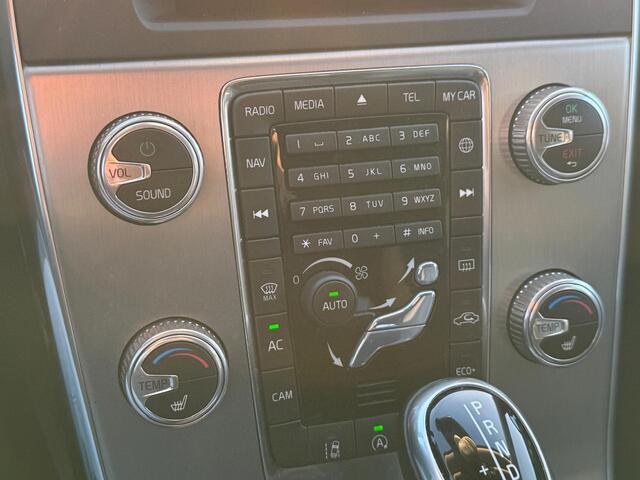 Volvo V60 1.5 T3 Summum | Trekhaak | Adaptief | BLIS | Standkachel | Camera | Leder | Volvo on Call | Schuif/kantel dak | Memory | Parkeersensoren V+A |