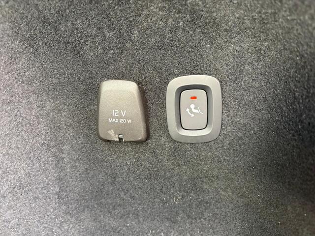 Volvo V60 T6 Plug-in hybrid AWD Plus Dark