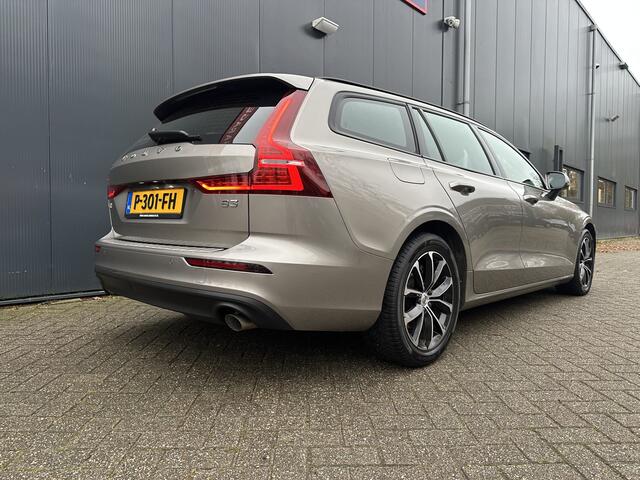 Volvo V60 2.0 B3 Momentum | Trekhaak | Navigatie
