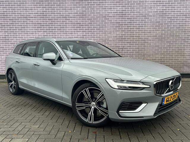 Volvo V60 2.0 T6 Plug-in hybrid AWD Essential Bright | Trekhaak | Lederen bekleding | 19" velgen | Google Maps navigatie | Apple Carplay / Android Auto | LED koplampen |