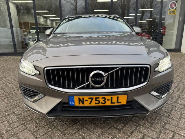 Volvo V60 2.0 T6 Recharge AWD Inscription*LED*Panorama*ACC*