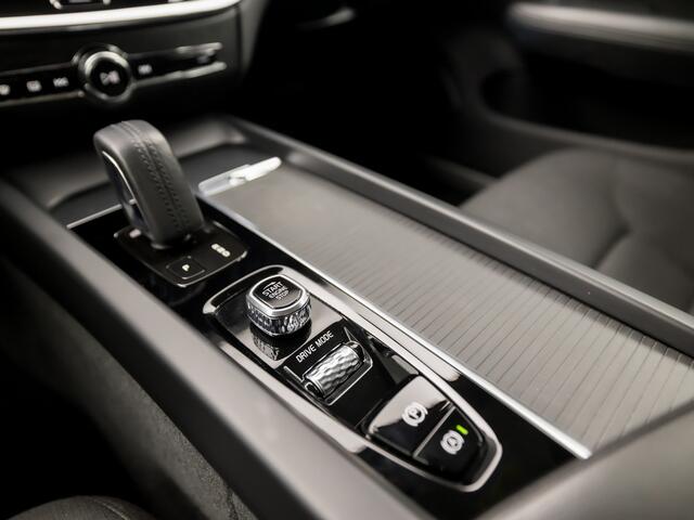 Volvo V60 2.0 B3 Sport 177Pk Automaat (APPLE CARPLAY, GROOT NAVI, GETINT GLAS, CAMERA, ADAPTIVE CRUISE, SPORTSTOELEN, GETINT GLAS, KEYLESS, ELEK ACHTERKLEP, NIEUWSTAAT)