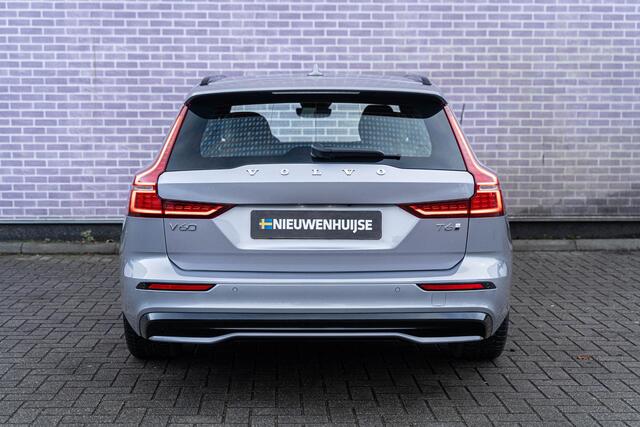 Volvo V60 2.0 T6 Plug-in hybrid AWD Plus Dark Elektrisch verstelbare stoelen | Harmon Kardon | Sportstoelen| Electrisch inklapbare Trekhaak | 360 Camera | Verwarmbare Voorruit