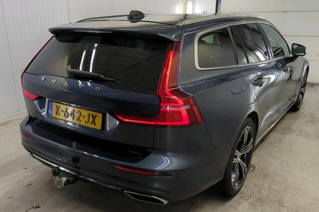 Volvo V60 2.0 B3 Inscription Navigatie Trekhaak Panoramadak Harman Kardon Pilot Assist ACC Blis Leder Elek Stoel Carplay Getint Glas