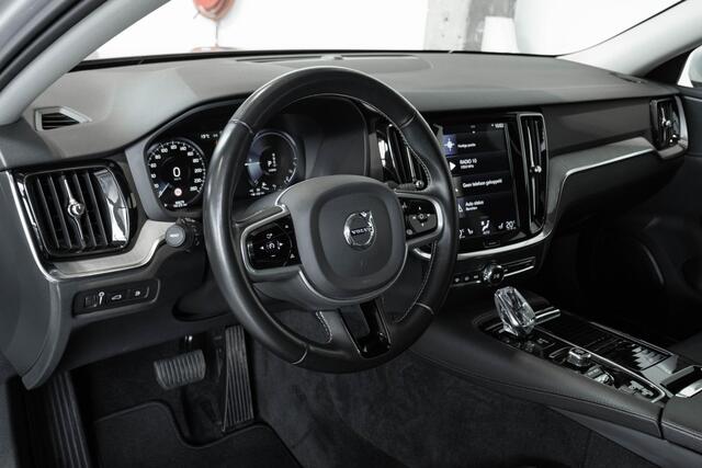 Volvo V60 T6 Twin Engine AWD Inscription | Panoramadak | Stoelverwarming | Parkeersensoren voor + achter | Parkeerverwarming | Comfortstoelen | Navigatie | Lederen Bekleding |