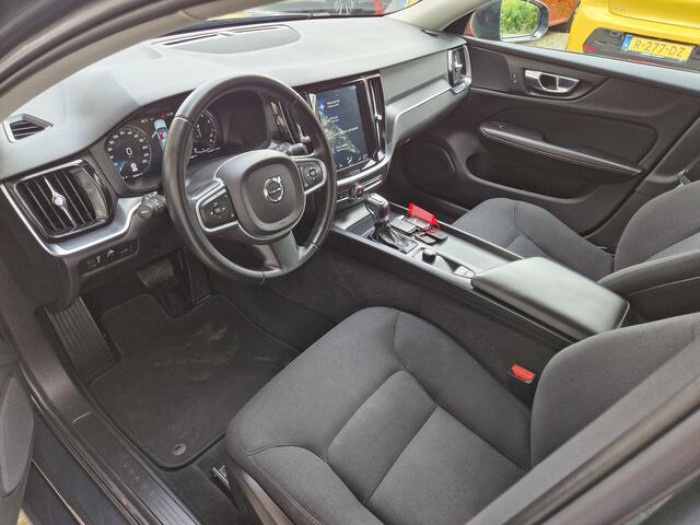 Volvo V60 2.0 T4 Momentum | Trekhaak | Navigatie | Achteruitrijd Camera | Stoelverwarming | Climate & Cruise Control |