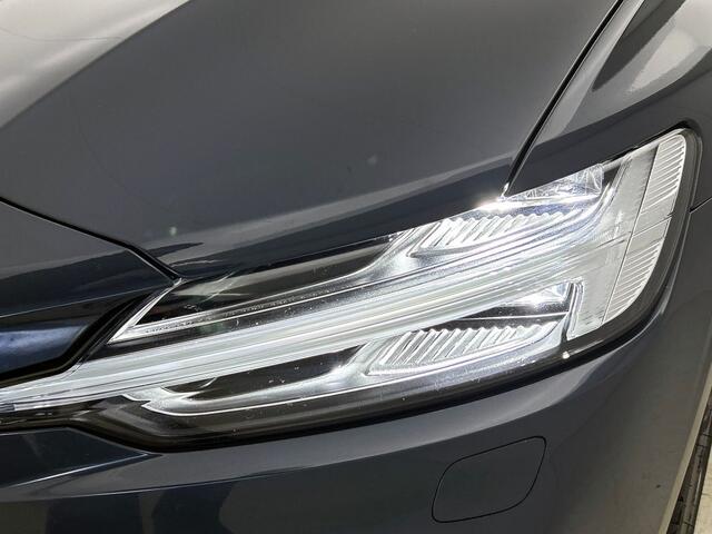 Volvo V60 2.0 T8 AWD Ultra Dark | Trekhaak | Panorama dak | Leder |