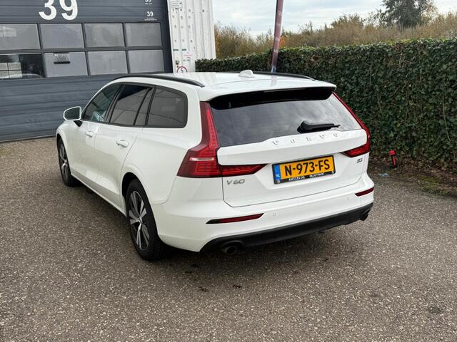 Volvo V60 2.0 B3 Mom. Adv.