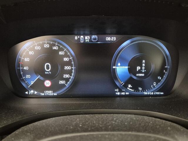 Volvo V60 2.0 T6 Recharge AWD Inscription | Long Range | Trekhaak | Stoelverwarming | Schuif/kantel panoramadak | Stuuverwarming | camera | Parkeersensoren | Memory | Keyless entry/start |