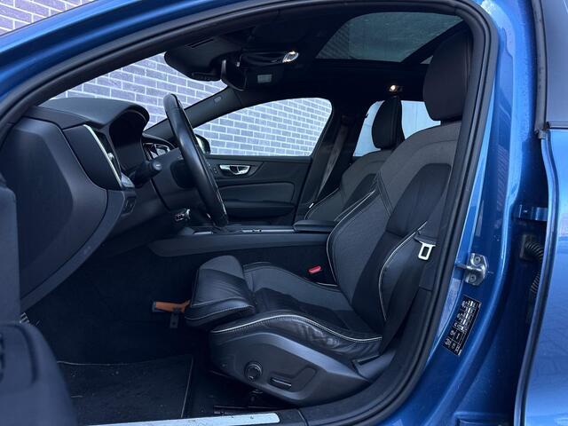 Volvo V60 2.0 T5 R-Design | Trekhaak | Panorama dak | Head-Up Display | Harman / Kardon | CarPlay | 19" | Styling Kit | Stoelverwarming |