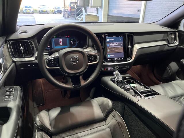 Volvo V60 T6 Plug-in hybrid Plus Dark | Panoramadak | Trekhaak | 360° Camera | ACC | harman/kardon
