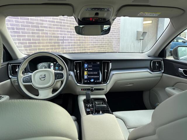 Volvo V60 2.0 T6 Recharge AWD Inscription Expression | Keyless | Camera | Panoramadak | Stoel- en stuurwielverwarming | Adaptive cruise control | Dode hoek detectie BLIS |