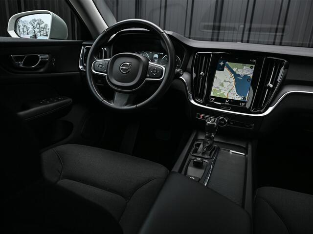 Volvo V60 2.0 D3 · NL-auto · Automaat · Parkeersensoren voor en achter · Cruise control · Led · Virtual cockpit
