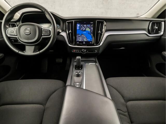 Volvo V60 2.0 B3 luxury Automaat (APPLE CARPLAY, DEALER ONDERHOUDEN, DAB+, SPORTSTOELEN, LED KOPLAMPEN, ADAPTIVE CRUISE CONTROL, BLUETOOTH, NIEUWSTAAT)