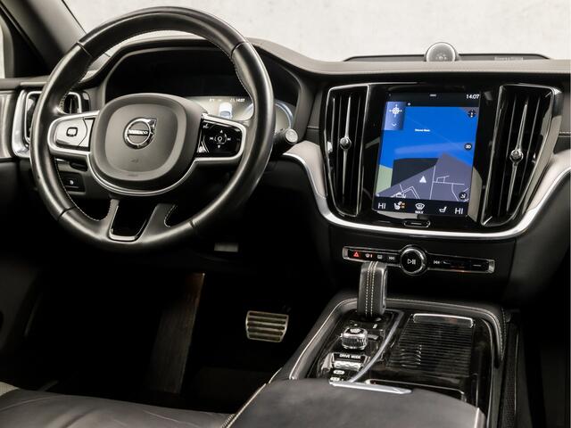 Volvo V60 2.0 T8 Twin Engine AWD Polestar Engineered 407Pk Automaat (PANORAMADAK, BOWERS&WILKINS AUDIO, HEAD-UP DISPLAY, KEYLESS, 360 GRADEN CAMERA, GELE GORDELS, TREKHAAK WEGKLAPBAAR, STANDKACHEL, 20 INCH)