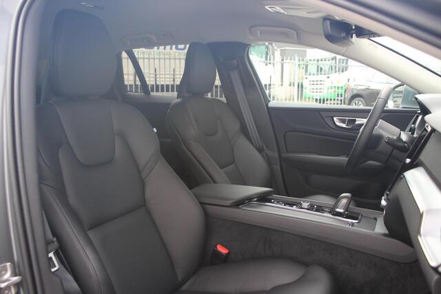 Volvo V60 B3 Momentum - Leder - IntelliSafe Surround - Elektr. bedienb. voorstoelen - Parkeercamera achter - Verwarmde voorstoelen - Extra getint glas - Parkeersensoren voor & achter - Adaptieve LED koplampen -
