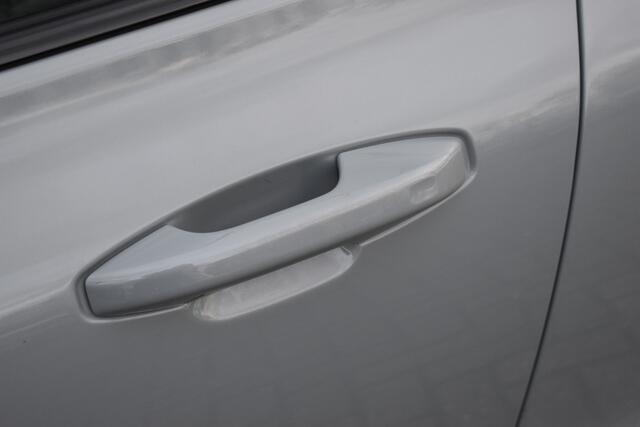 Volvo V60 T6 AWD 350PK Plug-in hybrid Plus Dark | Trekhaak | H&K | Contour stoelen | 360 Camera | 19"LMV |