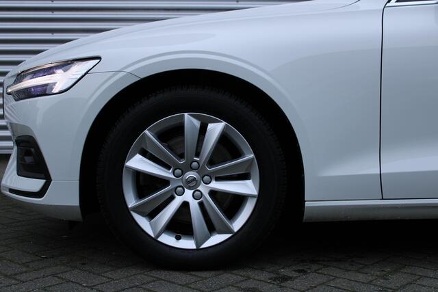 Volvo V60 B3 Automaat Business Pro | Adaptieve Cruise Control Met Pilot Assist | BLIS Dodehoekdetectie | Apple Carplay/Android Auto | Electronic Climate Control | DAB+ | Keyless Entry | Elektrische Achterklep | 17" Lichtmetalen Velgen | Park Assist Achter