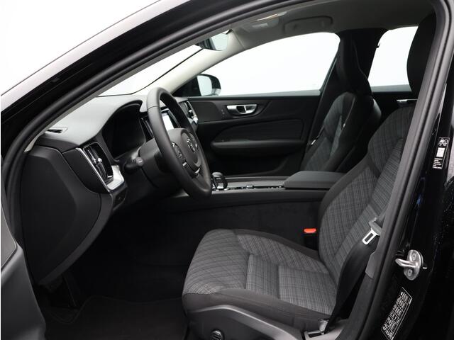Volvo V60 2.0 B4 Essential Edition / Adaptive Cruise / Climate Pack / BLIS / Pilot Assist / 18" Wielen / Park Assist Achter+Voor /