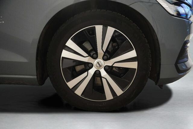 Volvo V60 2.0 B3 Momentum Advantage | Leder | Camera | Stoelverwarming | Adap Cruise | Trekhaak