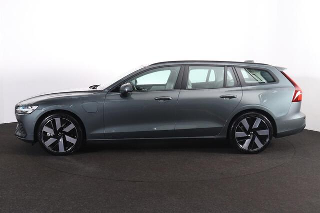 Volvo V60 T6 Recharge AWD Core - IntelliSafe Assist & Surround - 360º Camera - Harman/Kardon audio - Adaptieve LED koplampen - Verwarmde voorstoelen, stuur & achterbank - Parkeersensoren voor & achter - Elektr. bedienb. voorstoelen met geheugen - 19' LMV