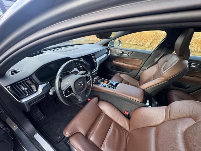 Volvo V60 2.0 T6 Recharge AWD Inscription | Trekhaak | Panoramadak | 360 Camera | Adaptieve Cruise Control | Harman Kardon |