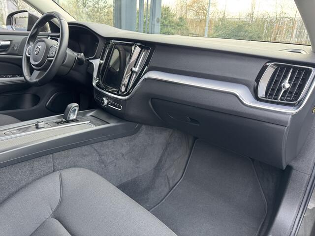 Volvo V60 2.0 B3 Momentum Advantage