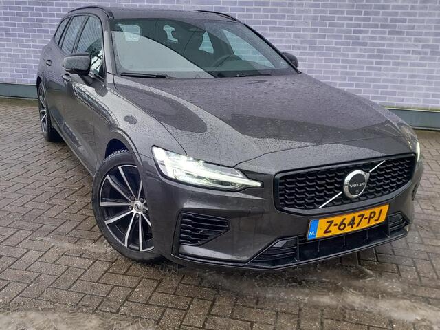Volvo V60 2.0 T6 Plug-in hybrid AWD Ultra Dark | Schuif-/Kanteldak | 360 Camera | Harman Kardon | Trekhaak | Sportstoelen | Stoel- en Stuurverwarming |