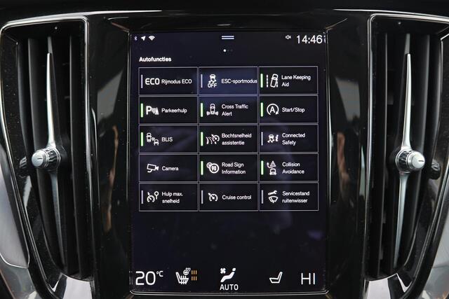 Volvo V60 B3 Momentum Advantage - IntelliSafe Assist & Surround - Parkeercamera achter - Verwarmde voorstoelen & stuur - Parkeersensoren voor & achter - Apple Carplay & Android Auto - Elektr. inklapbare trekhaak - 17' LMV