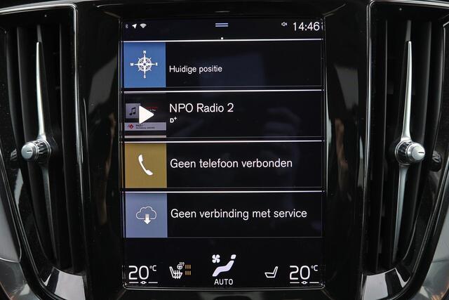 Volvo V60 B3 Momentum Advantage - IntelliSafe Assist & Surround - Parkeercamera achter - Verwarmde voorstoelen & stuur - Parkeersensoren voor & achter - Apple Carplay & Android Auto - Elektr. inklapbare trekhaak - 17' LMV