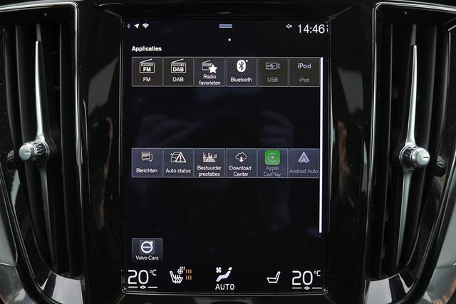 Volvo V60 B3 Momentum Advantage - IntelliSafe Assist & Surround - Parkeercamera achter - Verwarmde voorstoelen & stuur - Parkeersensoren voor & achter - Apple Carplay & Android Auto - Elektr. inklapbare trekhaak - 17' LMV