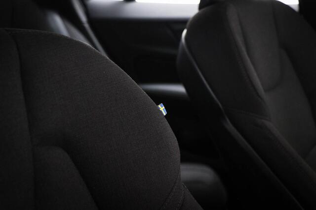 Volvo V60 2.0 B3 Momentum Advantage | CLIMATE / DRIVER ASSISTANCE / PARK ASSIST- PACK | DAB | APPLE | TREKHAAK