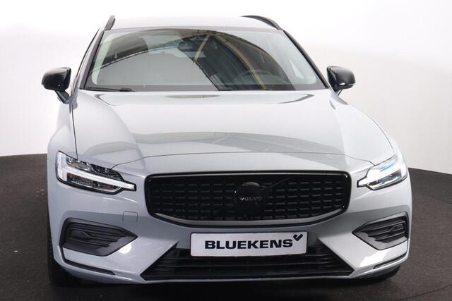 Volvo V60 B3 Essential Edition - Parkeercamera achter - Parkeersensoren voor & achter - Draadloze tel. lader - High Performance audio - Cruise control - Elektr. inklapbare trekhaak - 17' LMV