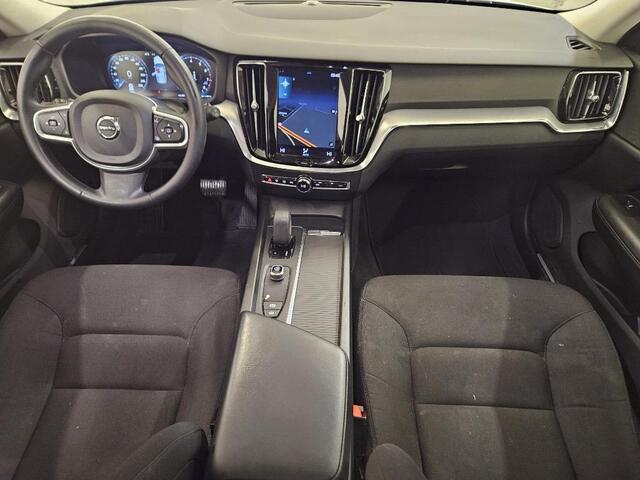 Volvo V60 2.0 B3 Core | Cruise Control | Navigatie | Apple CarPlay & Android Auto | PDC Achter | LED Koplampen | 2 Zone Climate Control |