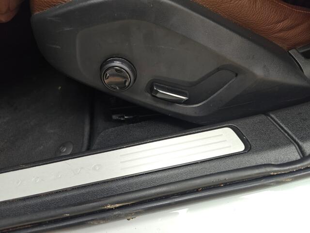 Volvo V60 T6 Twin Engine AWD Momentum Pro | Rijklaarprijs | Pano dak | Head-up |