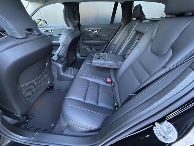 Volvo V60 2.0 T8 Plug-in hybrid AWD Plus Dark 360 camera/ Polestar tuning/ schuifdak/ head up display/ climate line/ 19 inch