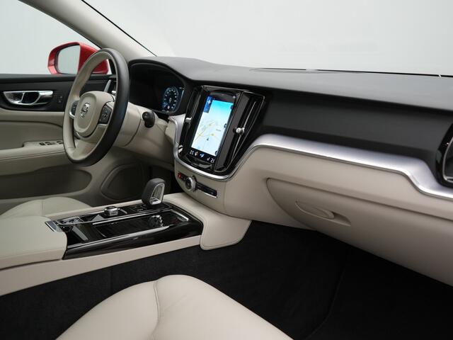 Volvo V60 T6 Recharge AWD Inscription Plug In Hybrid 340pk Dealer O.H. PHEV | Trekhaak Af Fabriek | Panodak | Camera | Harman & Kardon | Lederen Sportstoelen Verwarmd | Stuur Verwarmd | Virtual | Apple Carplay | Keyless | Navigatie | DAB |