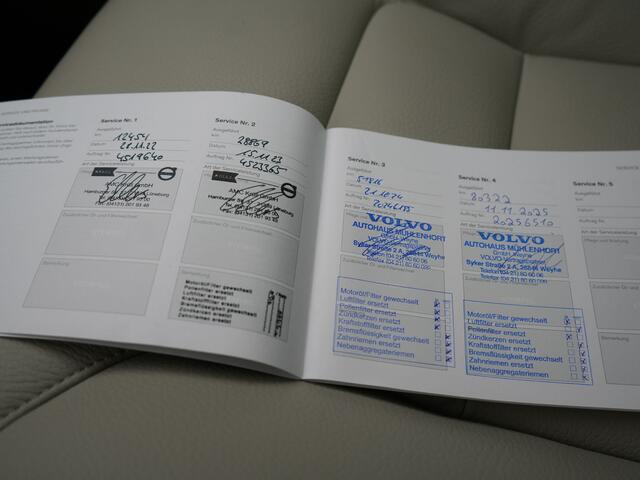 Volvo V60 T6 Recharge AWD Inscription Plug In Hybrid 340pk Dealer O.H. PHEV | Trekhaak Af Fabriek | Panodak | Camera | Harman & Kardon | Lederen Sportstoelen Verwarmd | Stuur Verwarmd | Virtual | Apple Carplay | Keyless | Navigatie | DAB |