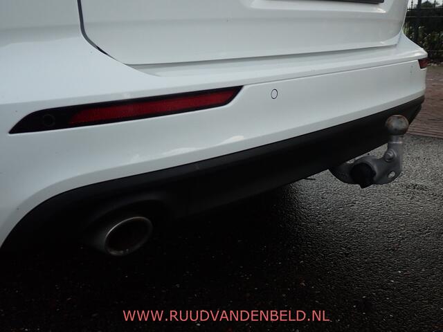 Volvo V60 2.0 B3 ACC / SPORTLEER / TREKHAAK / PILOT-ASSIST / CAMERA / CARPLAY